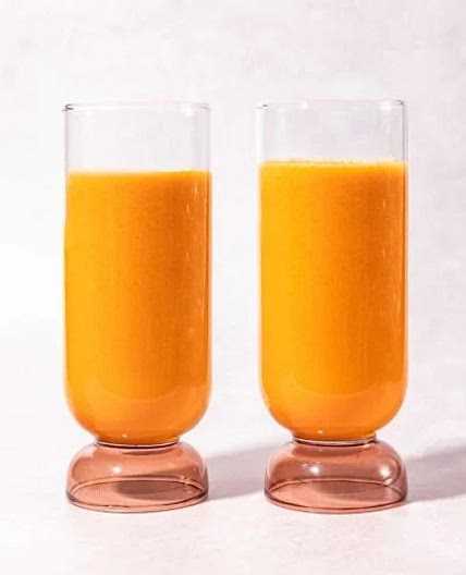5 Minute Raw Carrot + Fresh Ginger Smoothie