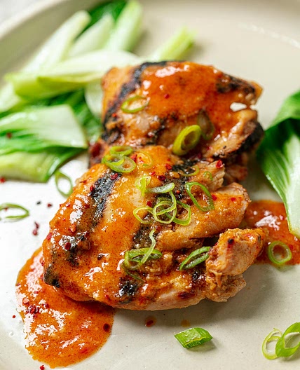Easy Sweet and Spicy Gochujang Chicken