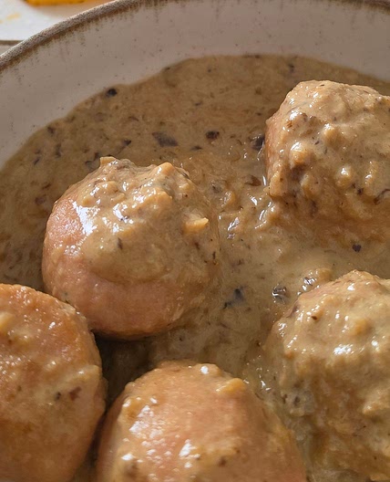 Albóndigas de pollo con salsa de setas