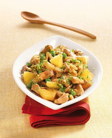 Carne de porco desfiada com ananás e ervilhas