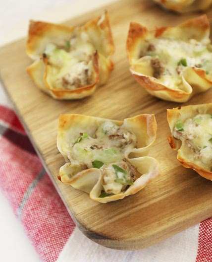 Steak and Cheese Wonton Cups