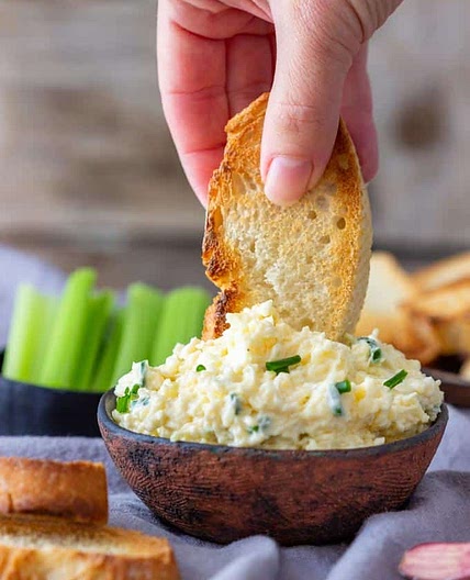 Garlic Cheddar Cheese Dip