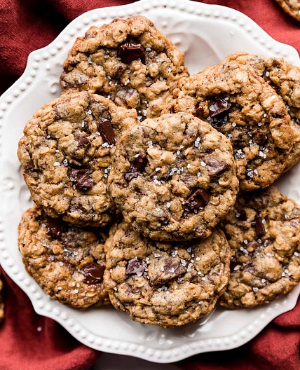 Dark Chocolate Chunk Oatmeal Cookies