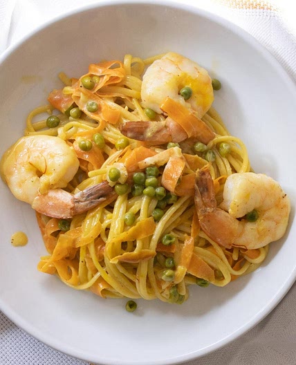 Turmeric Linguine with Shrimps and Saffron Sauce