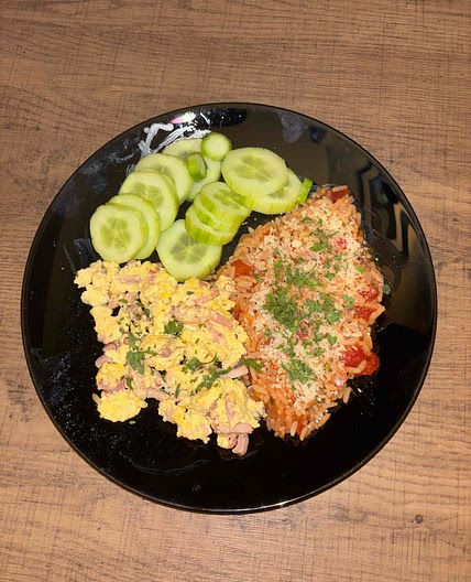 🍅 Riz à la tomate avec omelette et jambon