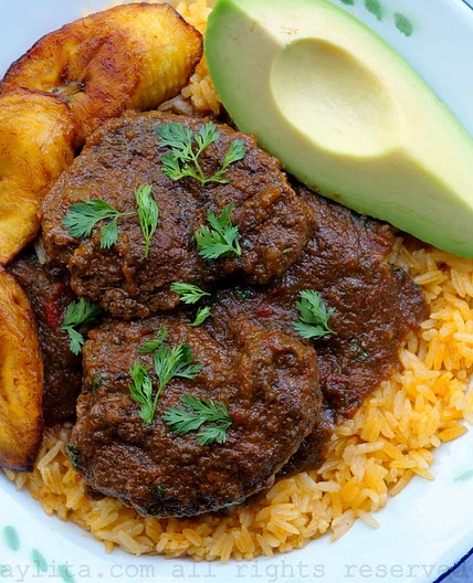 Beef stew in tamarind sauce {Seco de carne con tamarindo}