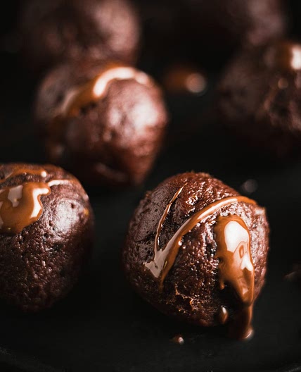 Chocolate Date Balls