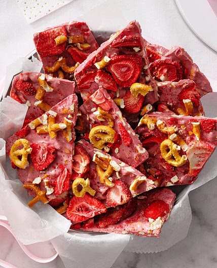Pretzel Strawberry Bark