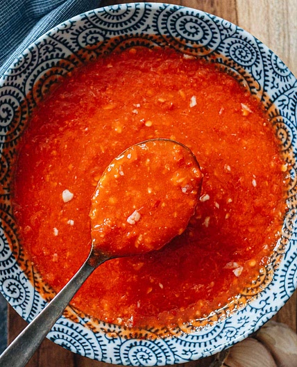 Homemade Chili Garlic Sauce (Huy Fong Brand Copycat)
