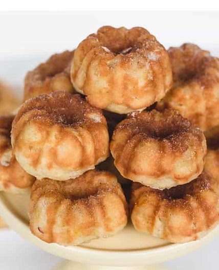 Small Batch Apple Cinnamon Mini Bundt Cakes