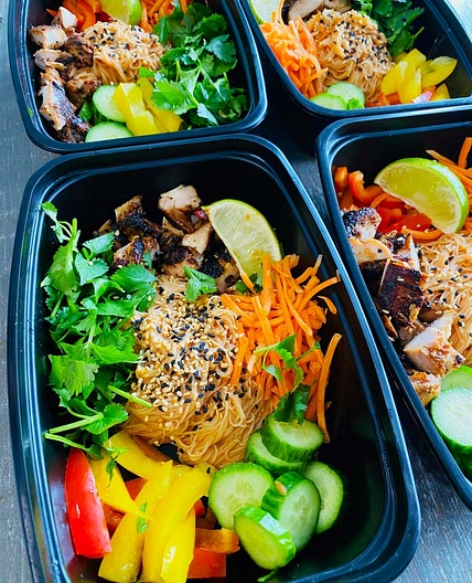 Sriracha Peanut Chicken Noodle Bowls