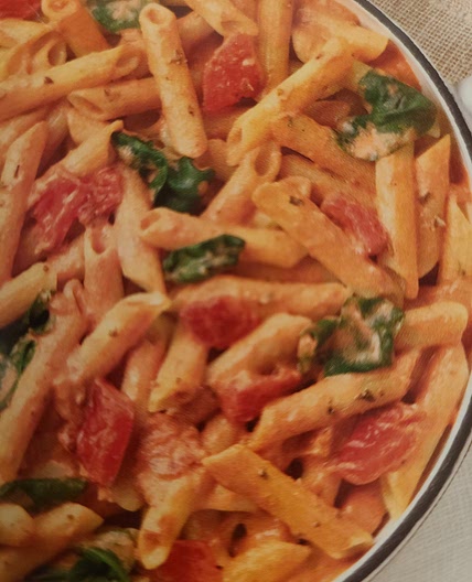 Creamy Tomato and Spinach Chickpea Penne Pasta