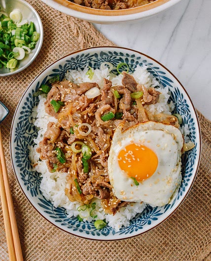 Gyudon (Japanese Beef & Rice Bowls)