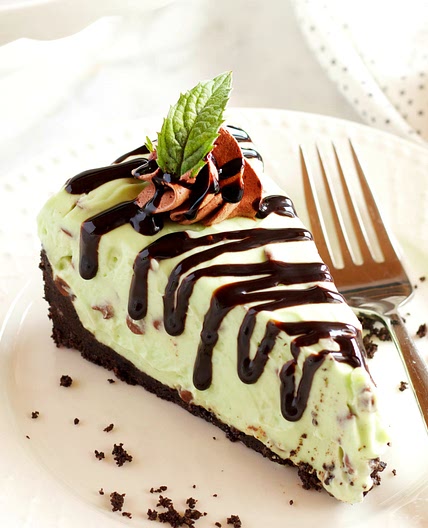 Easy No Bake Mint Chocolate Chip Cheesecake