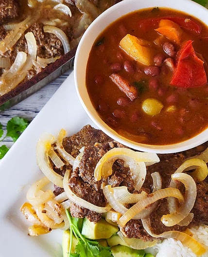 Bistec Encebollado (Cube Steak and Onions)