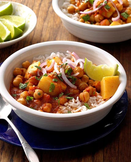 Pressure-Cooker Chickpea and Potato Curry