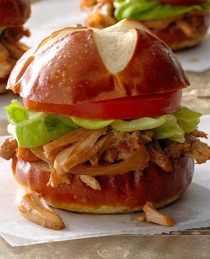Blackberry Sriracha Chicken Sliders