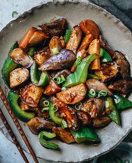 Di San Xian (Stir Fried Eggplant, Potato and Pepper, 地三鲜)