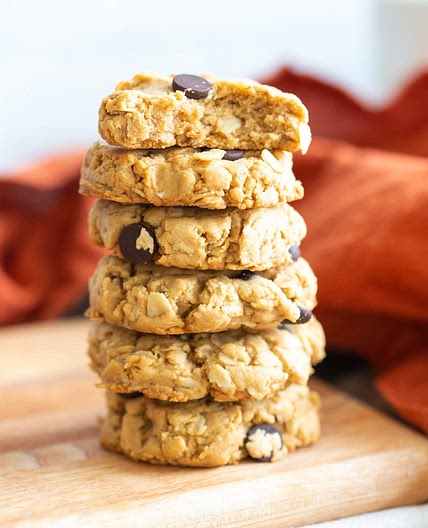 Vegan Peanut Butter Oatmeal Chocolate Chip Cookies