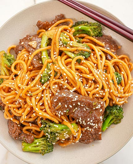 Beef and Broccoli Noodles (VIDEO)