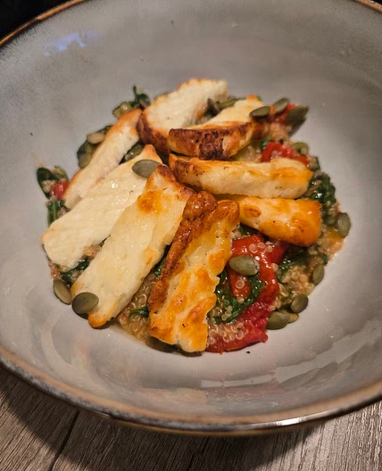 Quinoa and halloumi salad