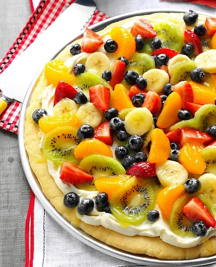 Summer Dessert Pizza