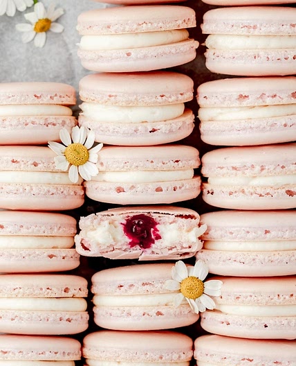 Blueberry Mascarpone Macarons