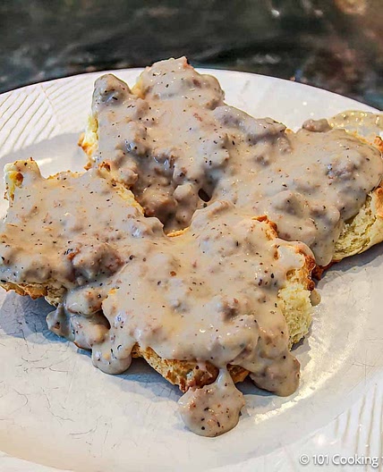 Healthy Biscuits and Gravy (Low-Fat Sausage Gravy)