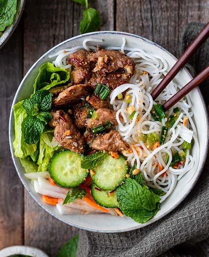 Lemongrass Pork Vermicelli Bowl (Bun Thit Xao Xa)