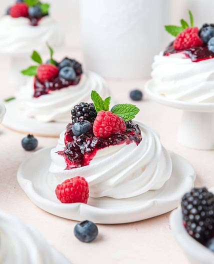 Mini Pavlovas