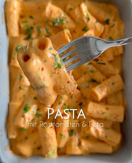 Pasta mit Rösttomaten mit cremiger Feta-Soße