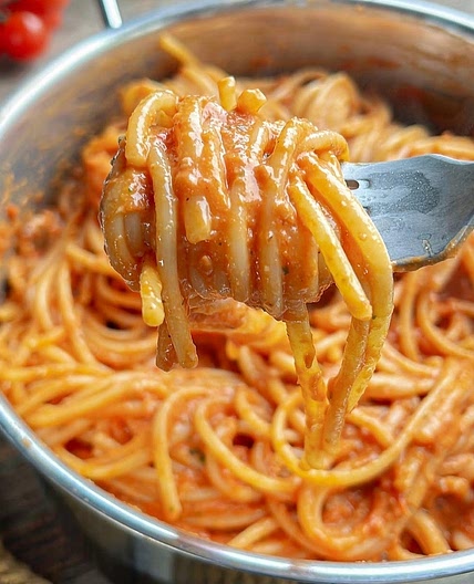 Tomaten-Mozarella-Pasta