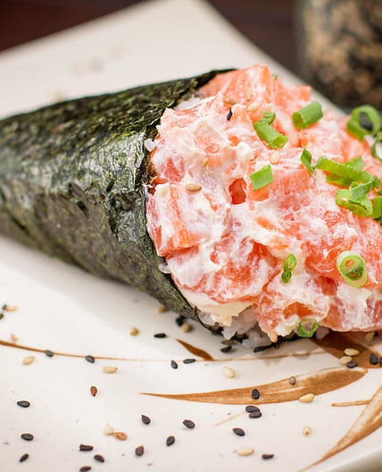 Temaki philadelphia (salmão e cream cheese)