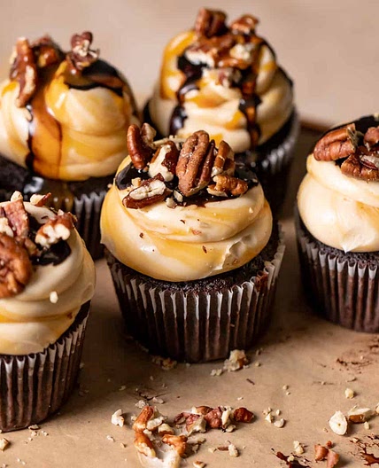 Chocolate Turtle Cupcakes