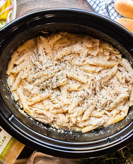 Slow Cooker Olive Garden Chicken Pasta