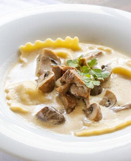 Ravioli with Mushrooms And Cream