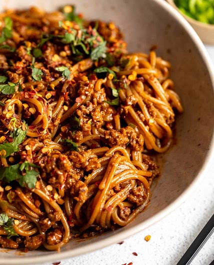 Spicy Korean Gochujang Noodles