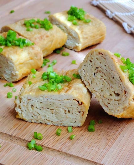 Receta de Tamagoyaki o tortilla japonesa enrollada