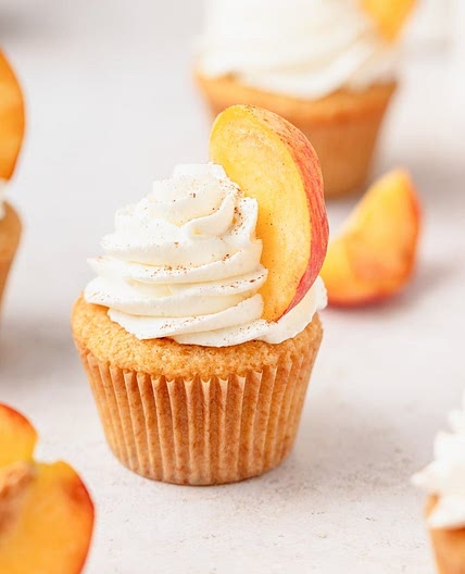 Peaches & Cream Cupcakes