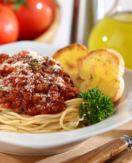 Macarrão ao molho especial de manjericão e orégano