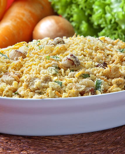 Farofa molhadinha de legumes