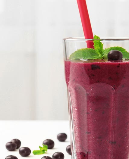 Batida de açaí com maçã e banana