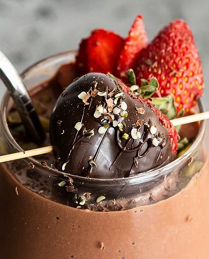 Chocolate Covered Strawberry Smoothie