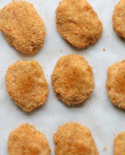 Healthy chicken nuggets with veggies