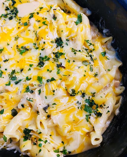 Slow Cooker Cheesy Ranch Chicken Pasta
