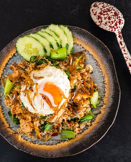 Malaysian fried rice (nasi goreng kampung)