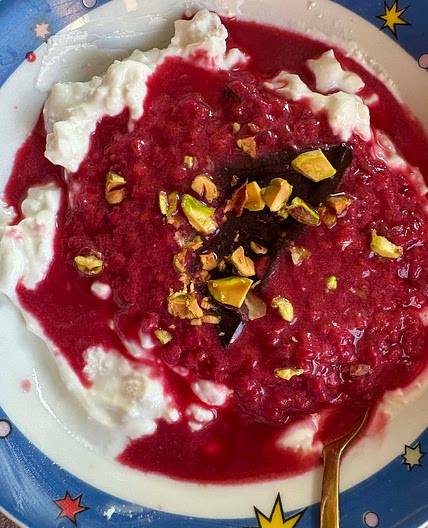 Berry breakfast bowl 