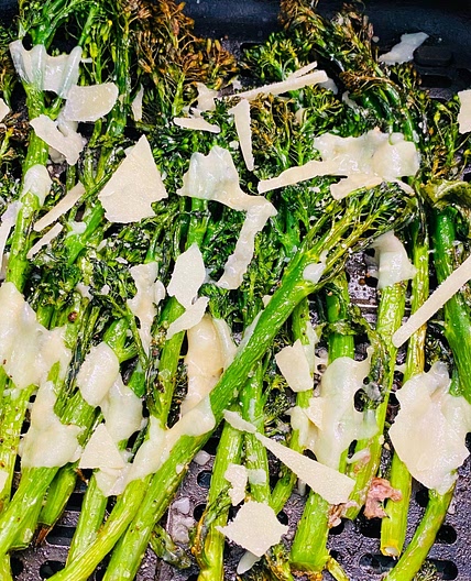 Air Fryer Garlic Parmesan Broccolini