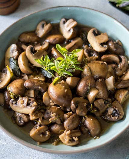 White Wine and Garlic Mushrooms