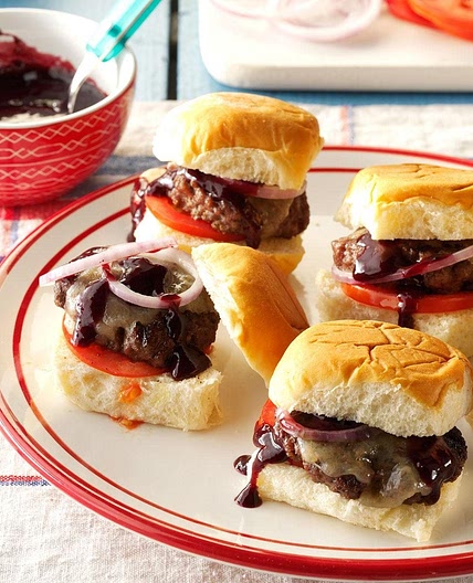 Sliders with Spicy Berry Sauce